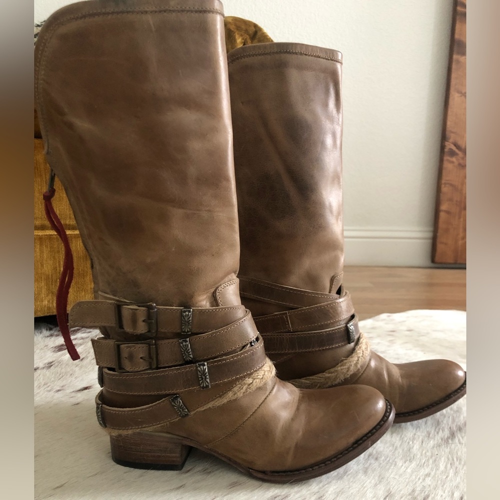 Freebird by Steven Drove Tan Boot Size 6